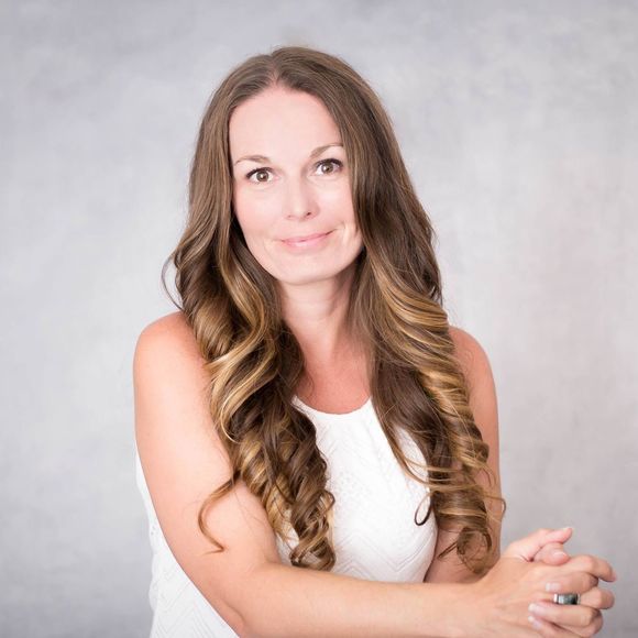 Meet your Posher, Nicole - Picture 1 of 1